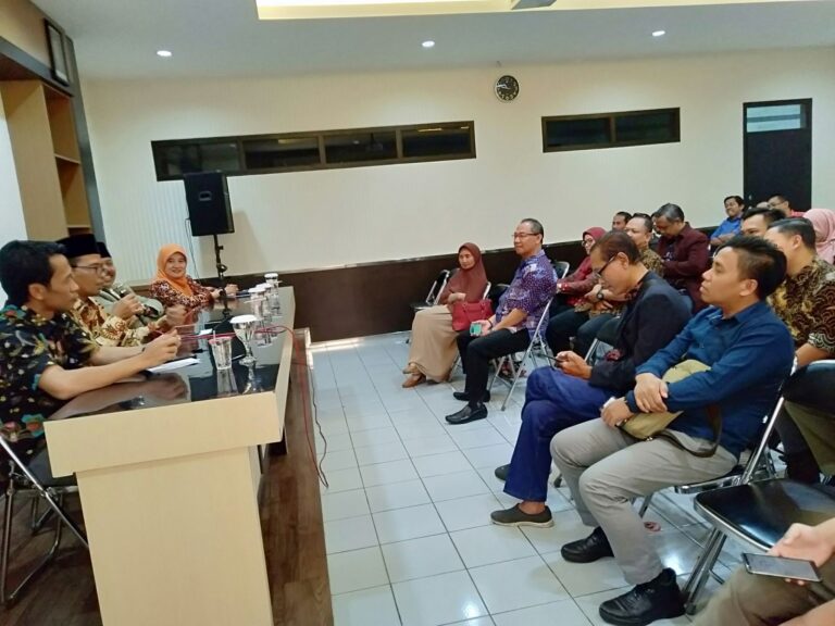FISIP Gelar Pengajian dan Pelepasan Haji