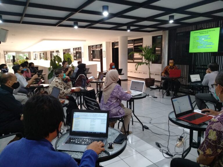 Upgrade Skill Riset, FISIP Adakan Pelatihan NVivo 12 Plus
