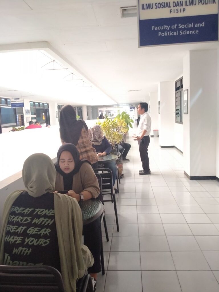 Kursi Baru FISIP