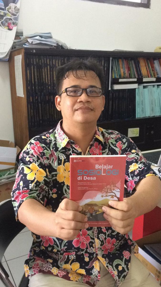 Terbitkan Buku Hasil Turun Lapang, Cara Asyik Belajar Ala Prodi Sosiologi