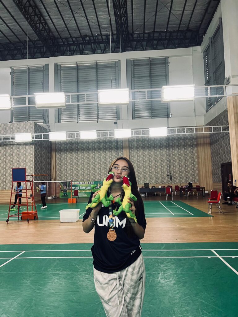 Mahasiswi Ilmu Komunikasi, raih medali emas dalam ajang Rektor Cup 2026