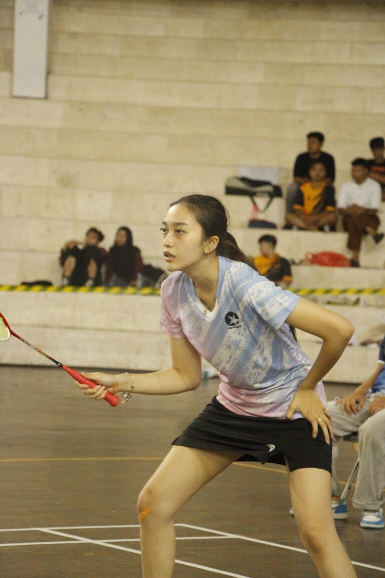 Tim Ganda Campuran Bulu Tangkis FISIP Sukses Bawa Pulang Medali Emas